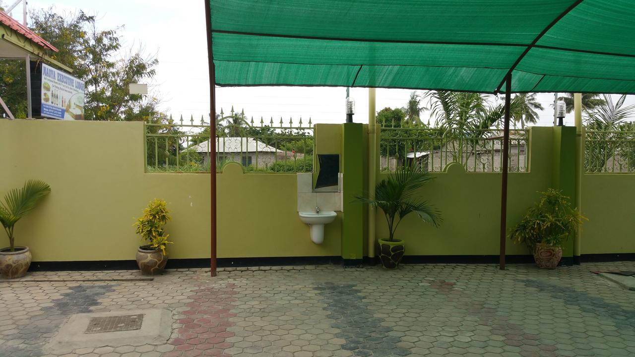 Mauya Executive Lodge Dar es Salaam Exterior foto